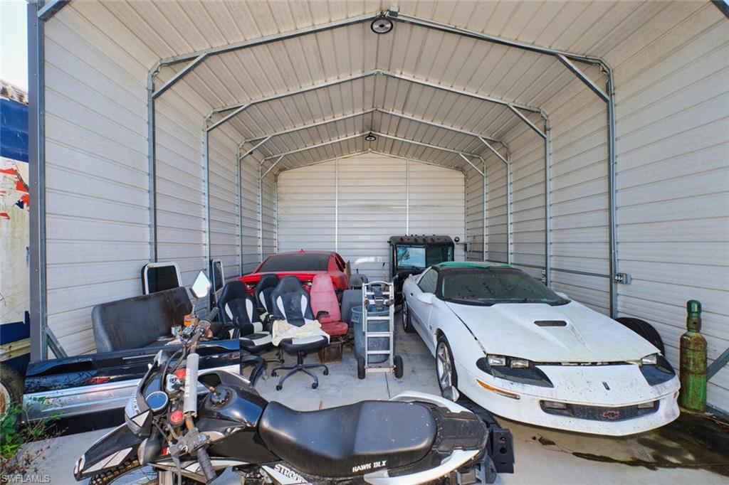 319 N Industrial Loop Property Photo 7