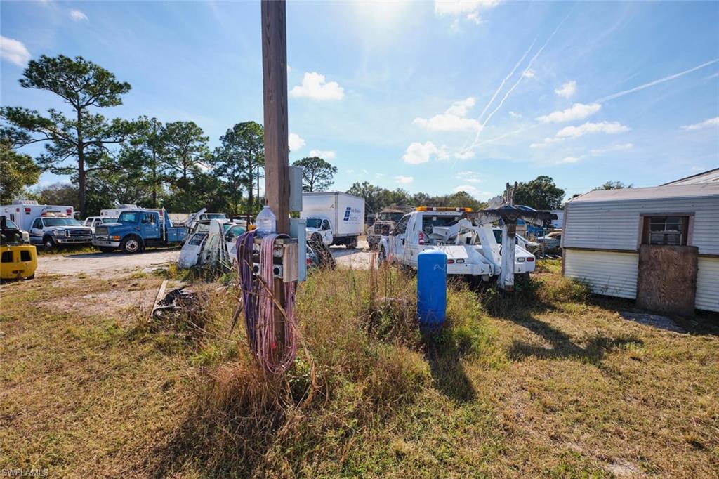 319 N Industrial Loop Property Photo 8