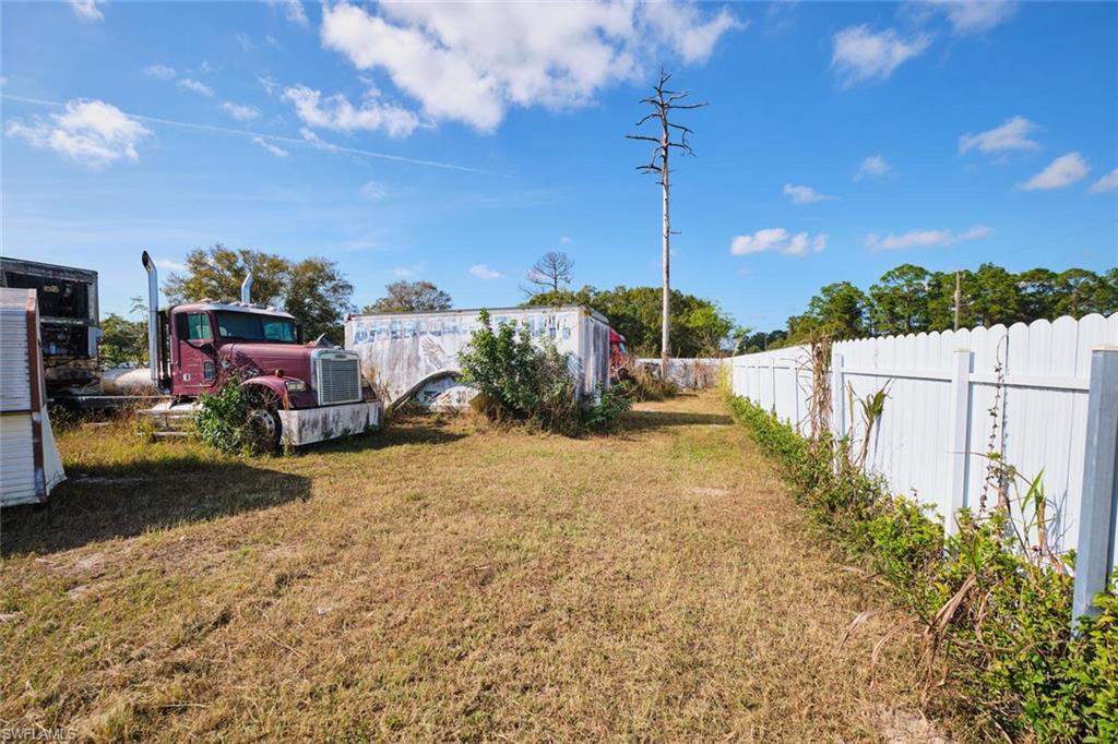 319 N Industrial Loop Property Photo 9