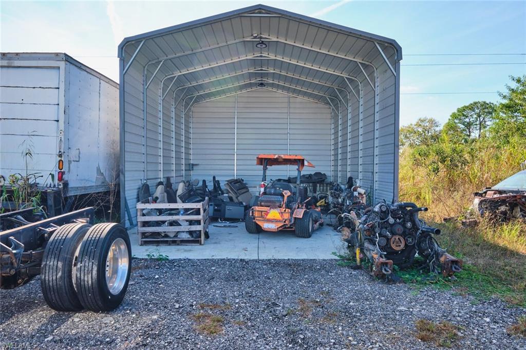 319 N Industrial Loop Property Photo 20