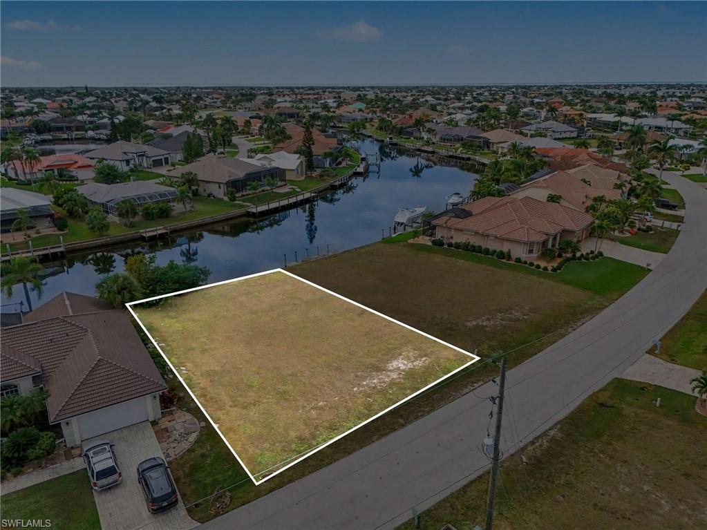 1247 Pine Siskin Dr Property Photo 3