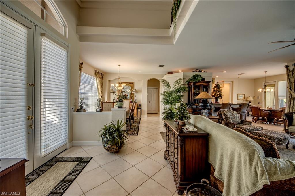 5605 Merlyn Ln Property Photo 4