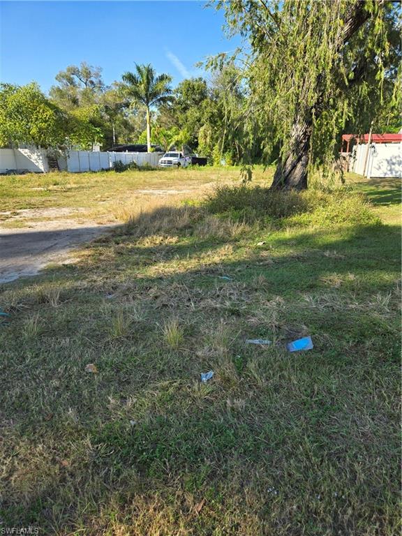 1311 Laurel Dr Property Photo 3