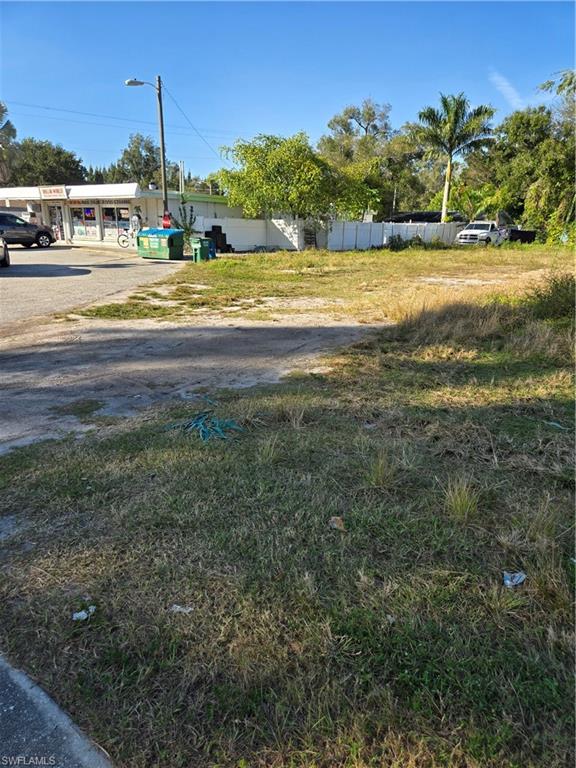 1311 Laurel Dr Property Photo 4
