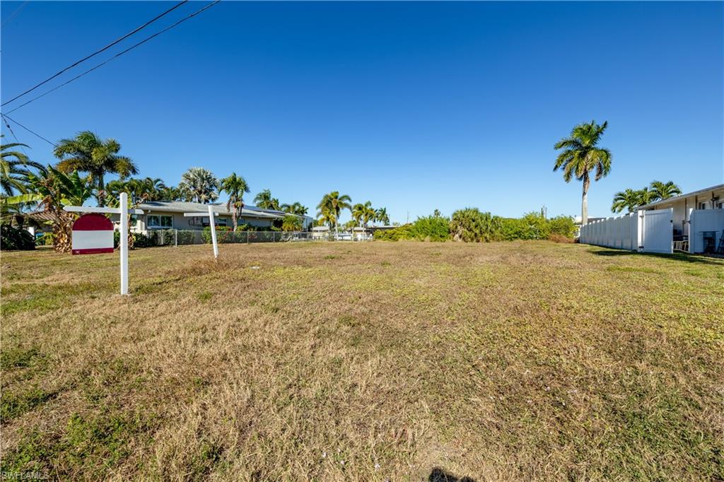 1425 Venetian Ct Property Photo 3