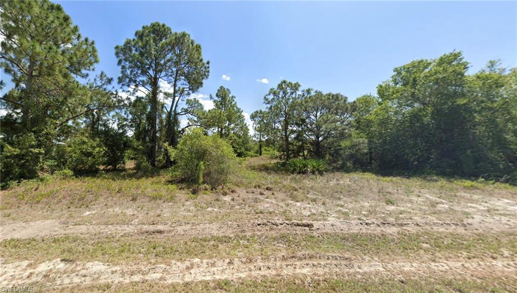 842 Chezy St E Property Photo 3