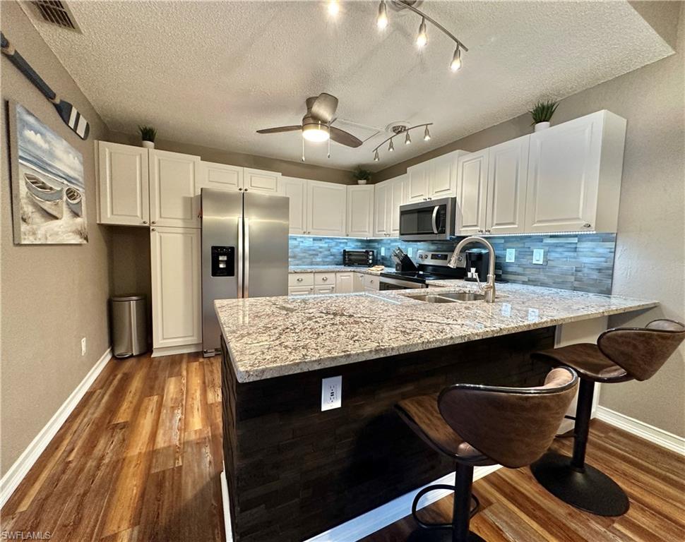 15427 Crystal Lake Dr Property Photo 4
