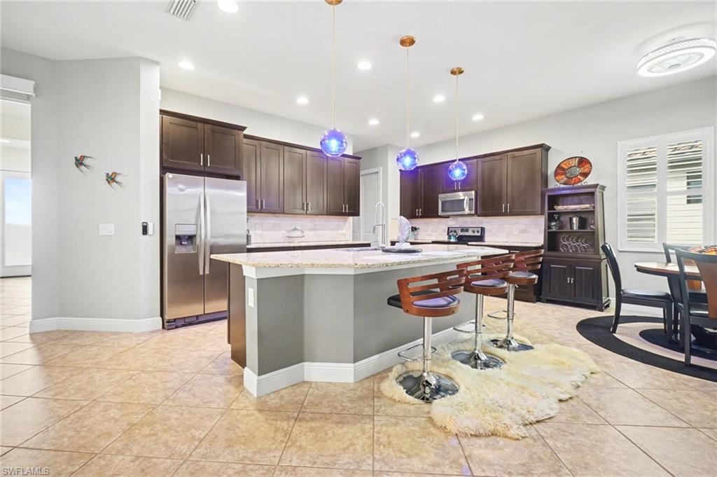 12715 Fairington Way Property Photo 2