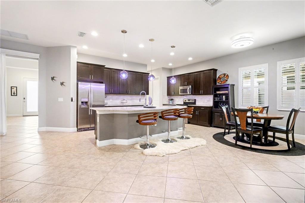 12715 Fairington Way Property Photo 5
