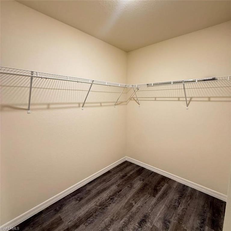 575 Oakshire Ln Property Photo 7