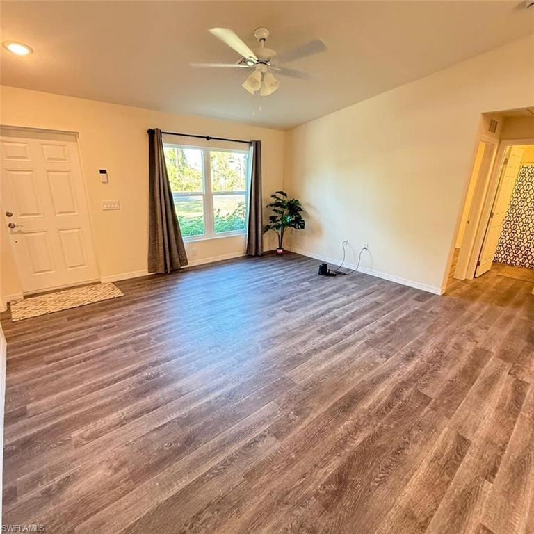 575 Oakshire Ln Property Photo 9