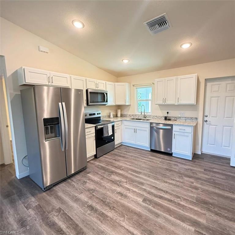 575 Oakshire Ln Property Photo 10