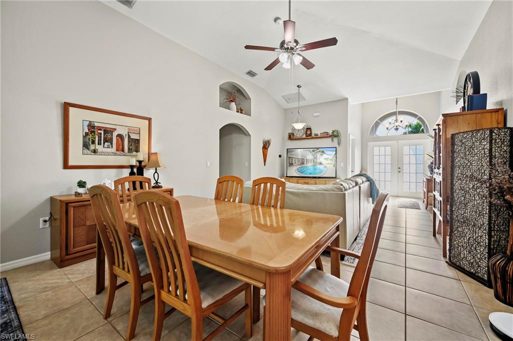 1831 Se Van Loon Ter Property Photo 8