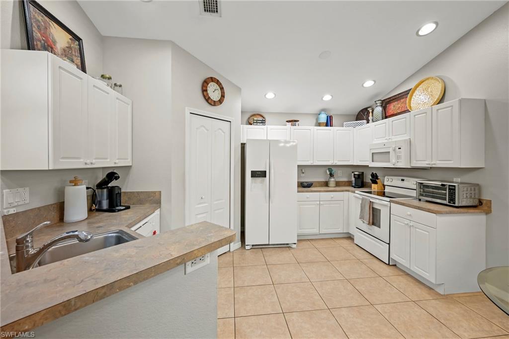 1831 Se Van Loon Ter Property Photo 11