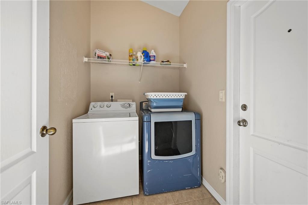 1831 Se Van Loon Ter Property Photo 27