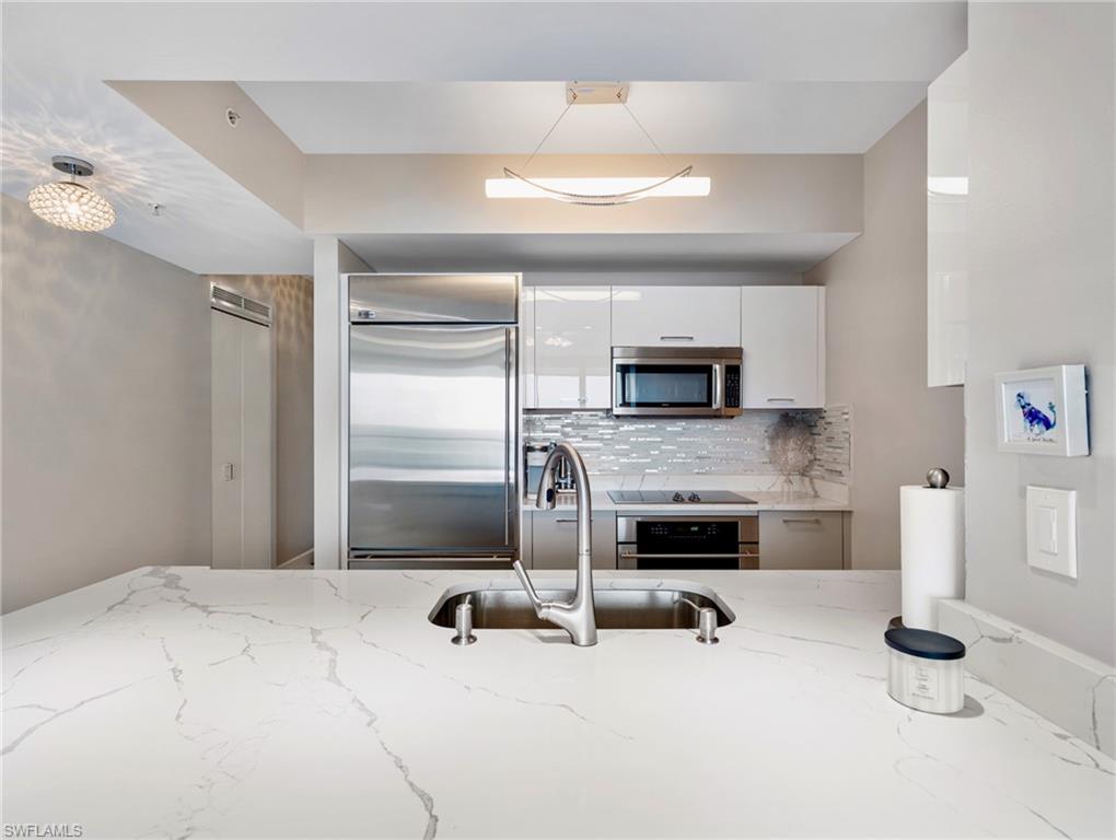 3000 Oasis Grand Blvd 1206 Property Photo 11