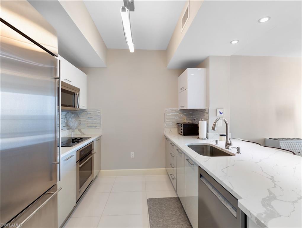 3000 Oasis Grand Blvd 1206 Property Photo 13