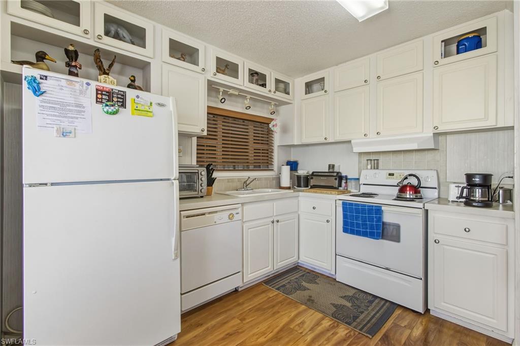 3904 Dewberry Ln Property Photo 14