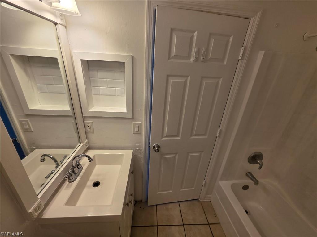 1248 Columbus Blvd # B Property Photo 3