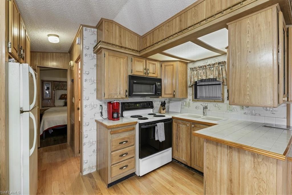 211 Sojourn Dr Property Photo 11