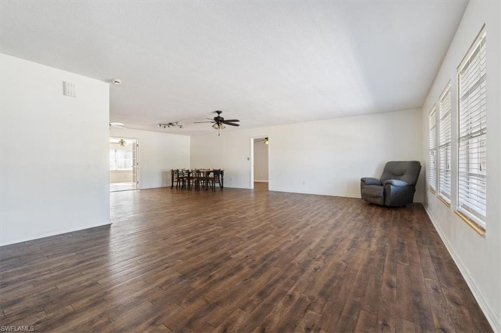 610 E Avenida Del Rio Property Photo 9