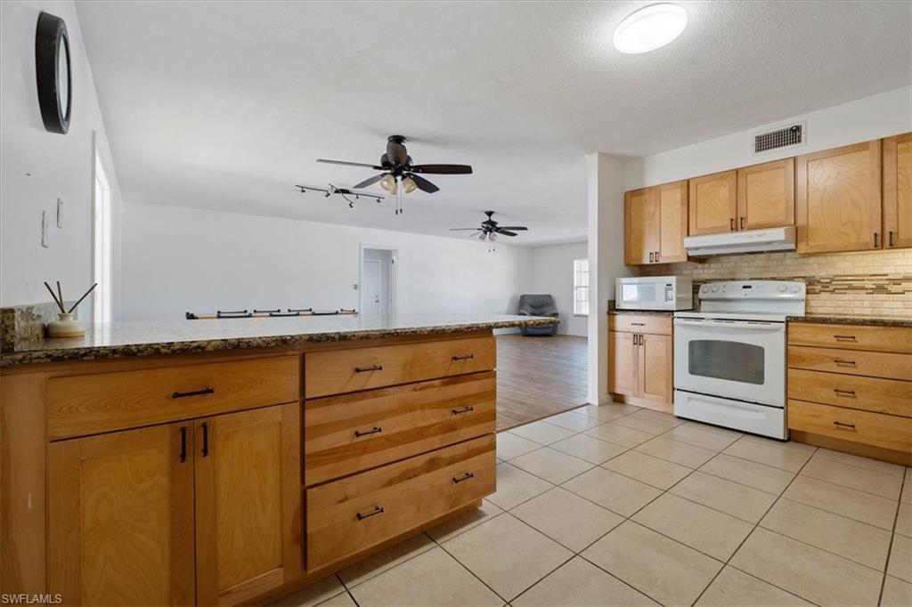 610 E Avenida Del Rio Property Photo 14