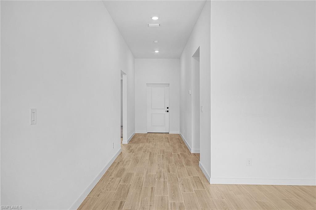 424 Parkdale Blvd Property Photo 4