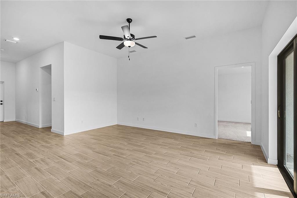 424 Parkdale Blvd Property Photo 6