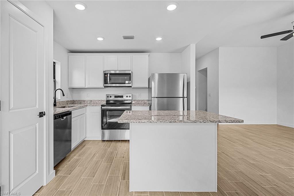 424 Parkdale Blvd Property Photo 8