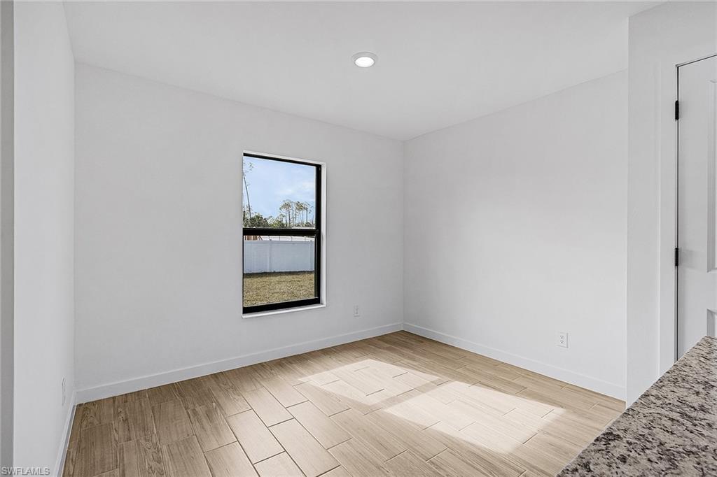 424 Parkdale Blvd Property Photo 10