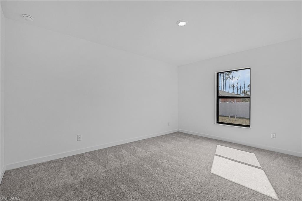 424 Parkdale Blvd Property Photo 11