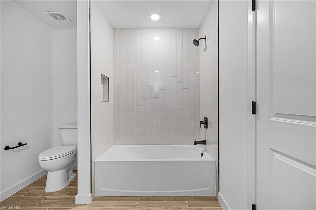 424 Parkdale Blvd Property Photo 14