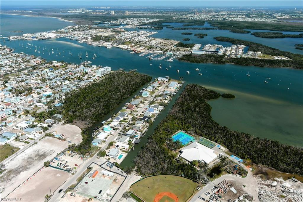175 Tropical Shores Way 177 Property Photo 9