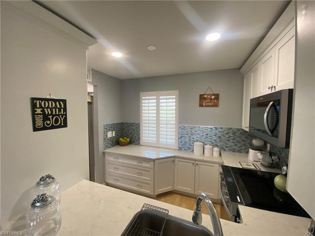 1624 Pine Valley Dr 302 Property Photo 2