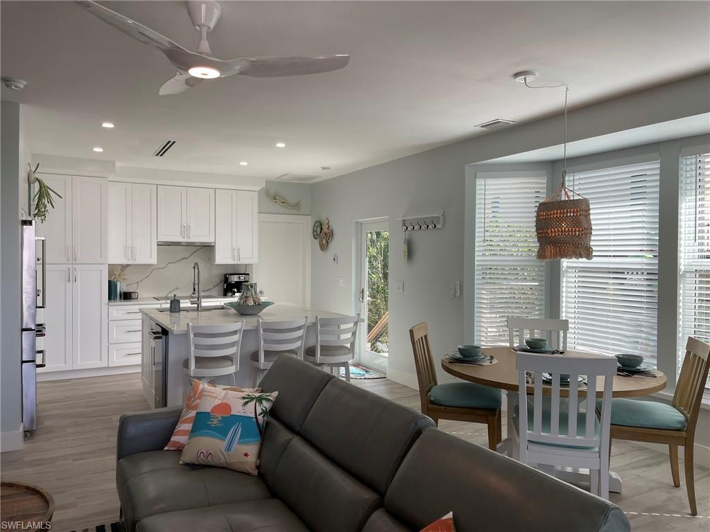 640 Gulf Ln 4 Property Photo 22
