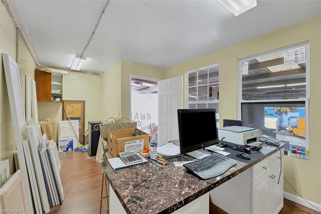 4240 James #8 & 9 St Property Photo 25