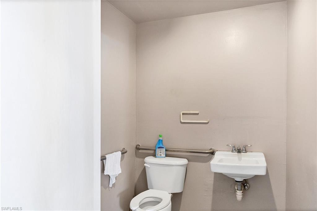 4240 James #8 & 9 St Property Photo 26