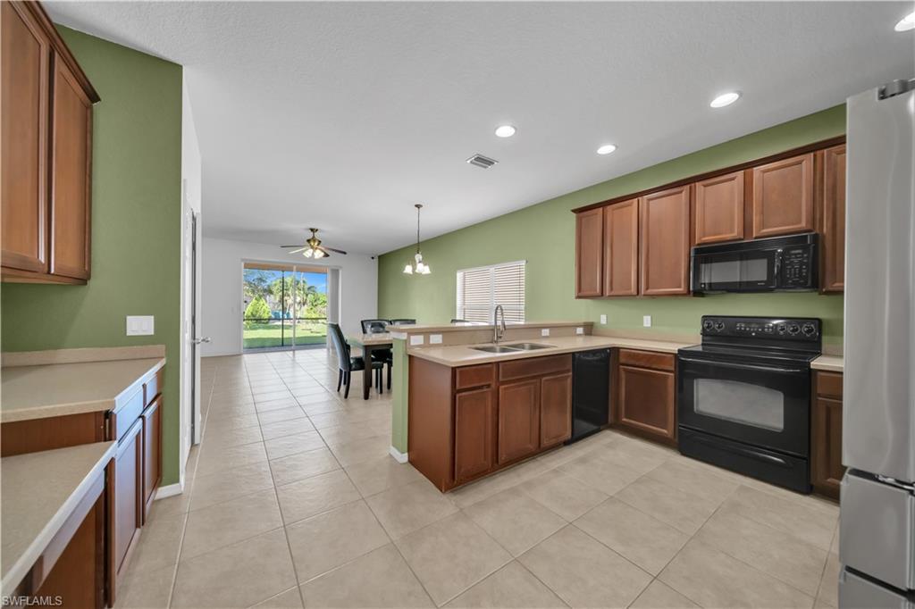8125 Silver Birch Way Property Photo 11