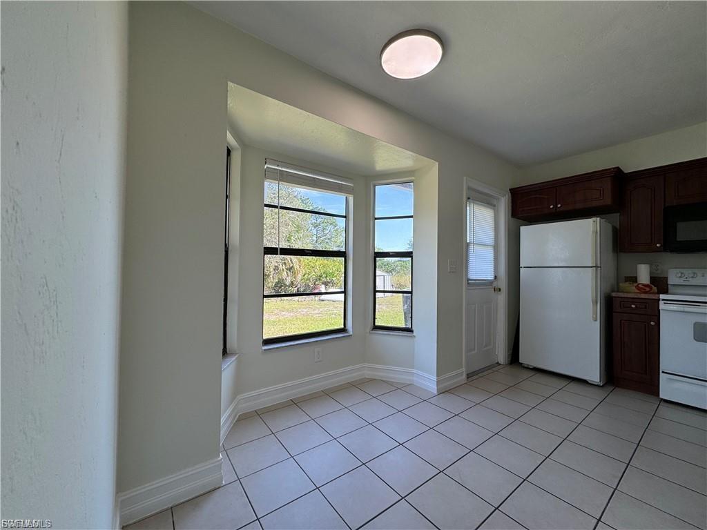 645 Homestead Rd S Property Photo 4