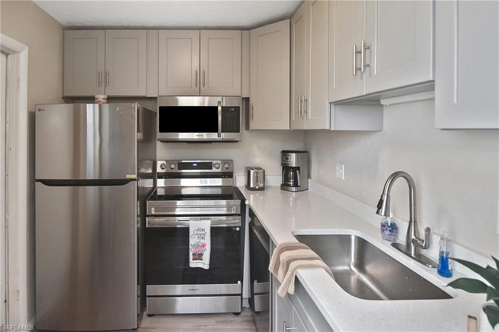 1411 Tropic Ter Property Photo 11
