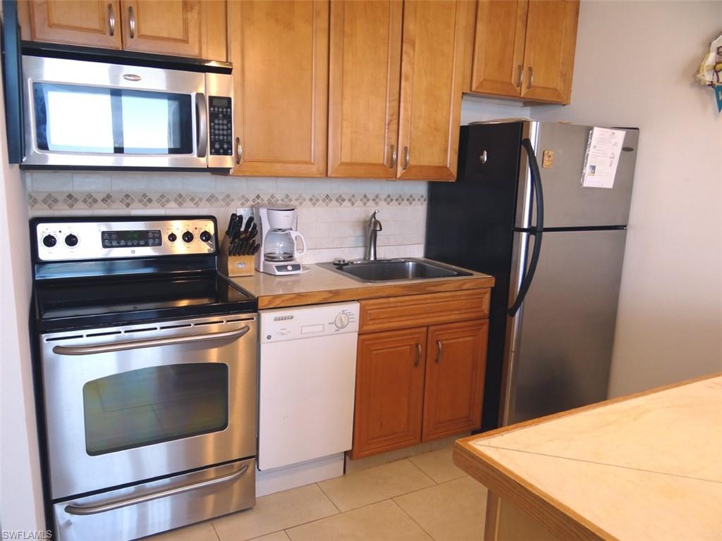 7330 Estero Blvd 605 Property Photo 8