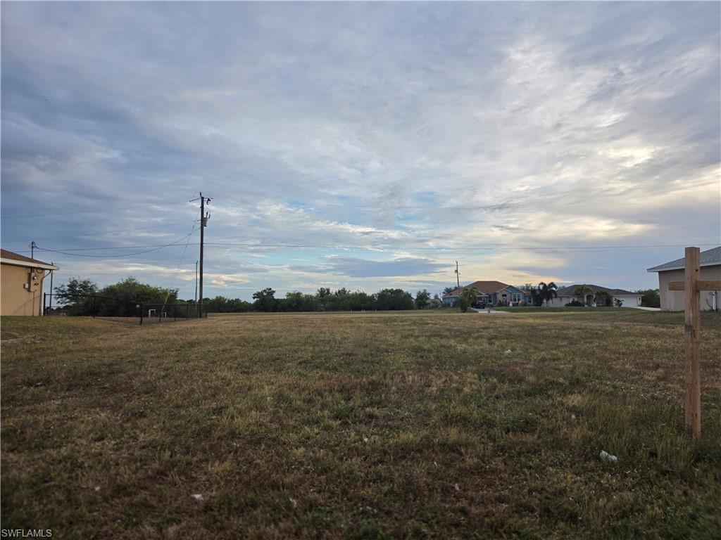 1018 Kismet PKWY E Property Photo 1