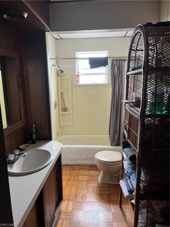 2111 Gardner Ct Property Photo 29