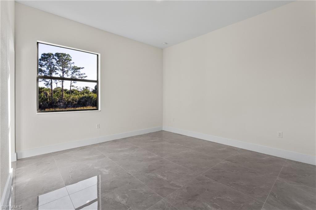 1134 Cumming St E Property Photo 17