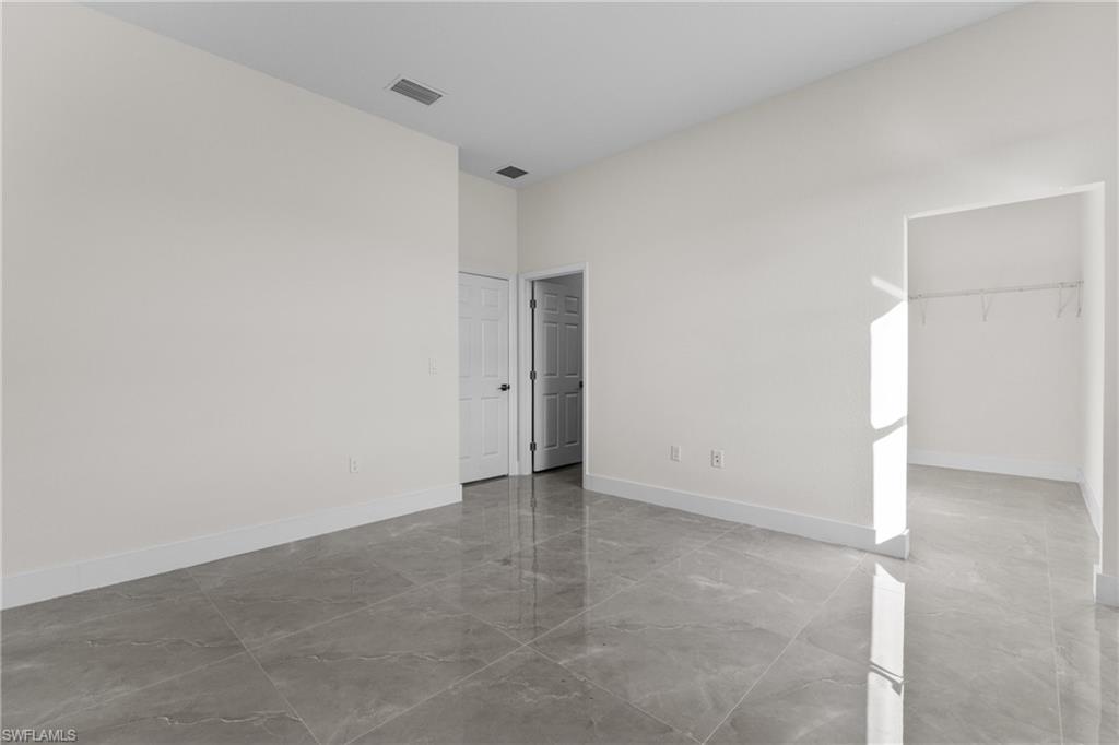 1134 Cumming St E Property Photo 18