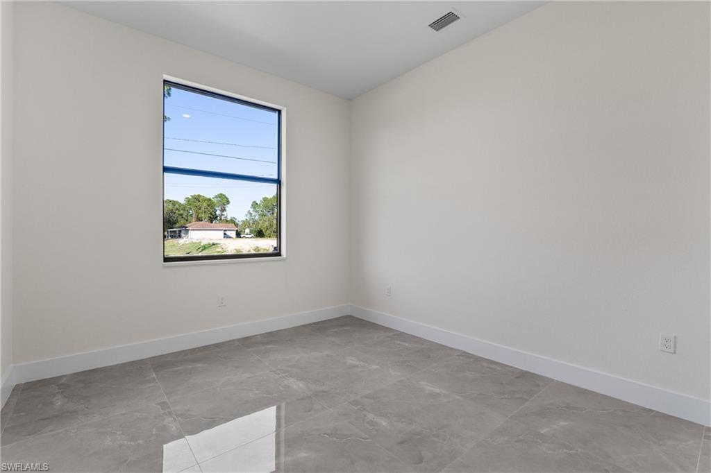 1134 Cumming St E Property Photo 21