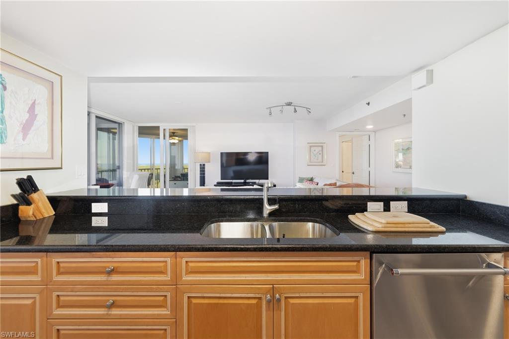 6585 Nicholas Blvd # 703 Property Photo 15