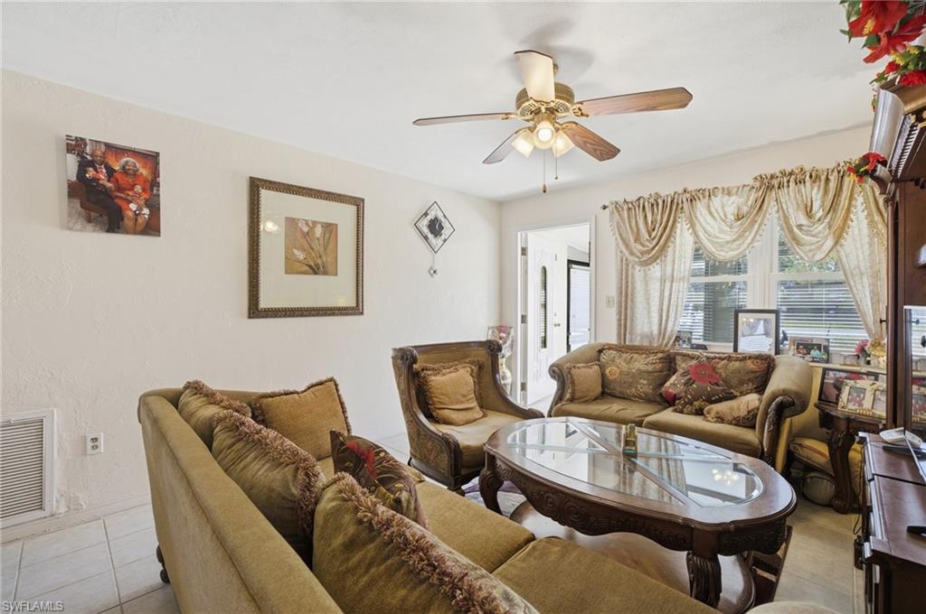 2431 Hunter Ter Property Photo 10