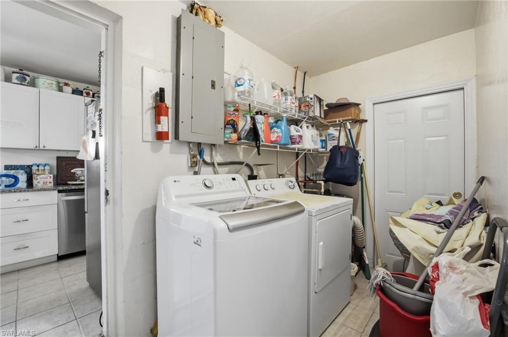 2431 Hunter Ter Property Photo 11