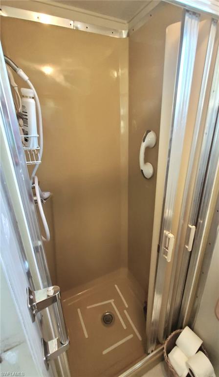 938 Lazy Ln Property Photo 18